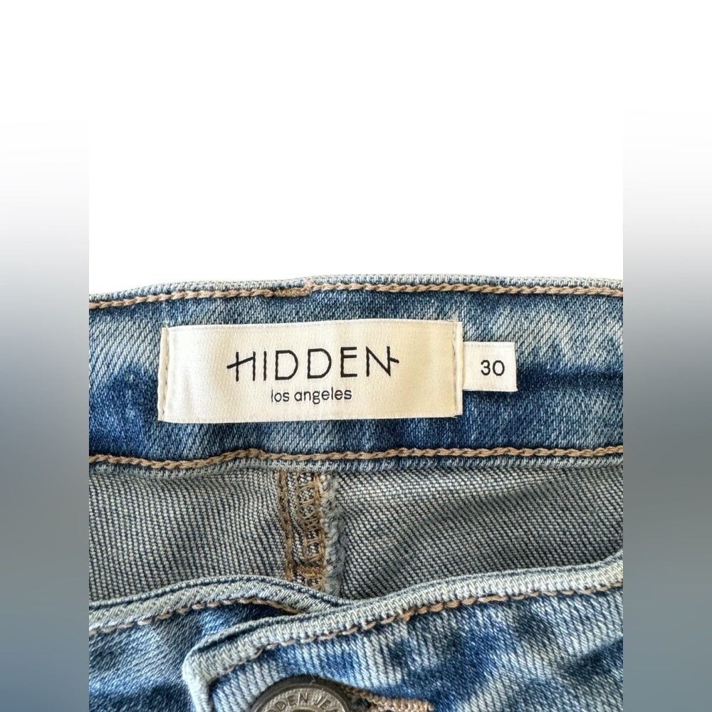 Mid Rise Slightly Distressed Nori Jean. NWT - Picture 9 of 9